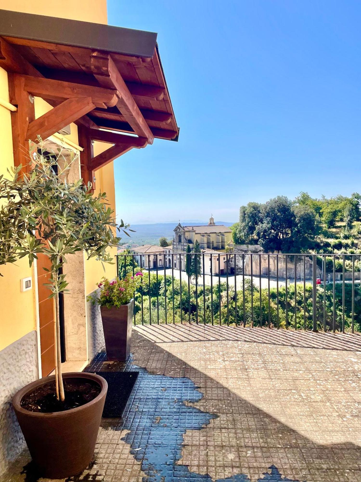 Casa Checca Per Vacanze Caprarola